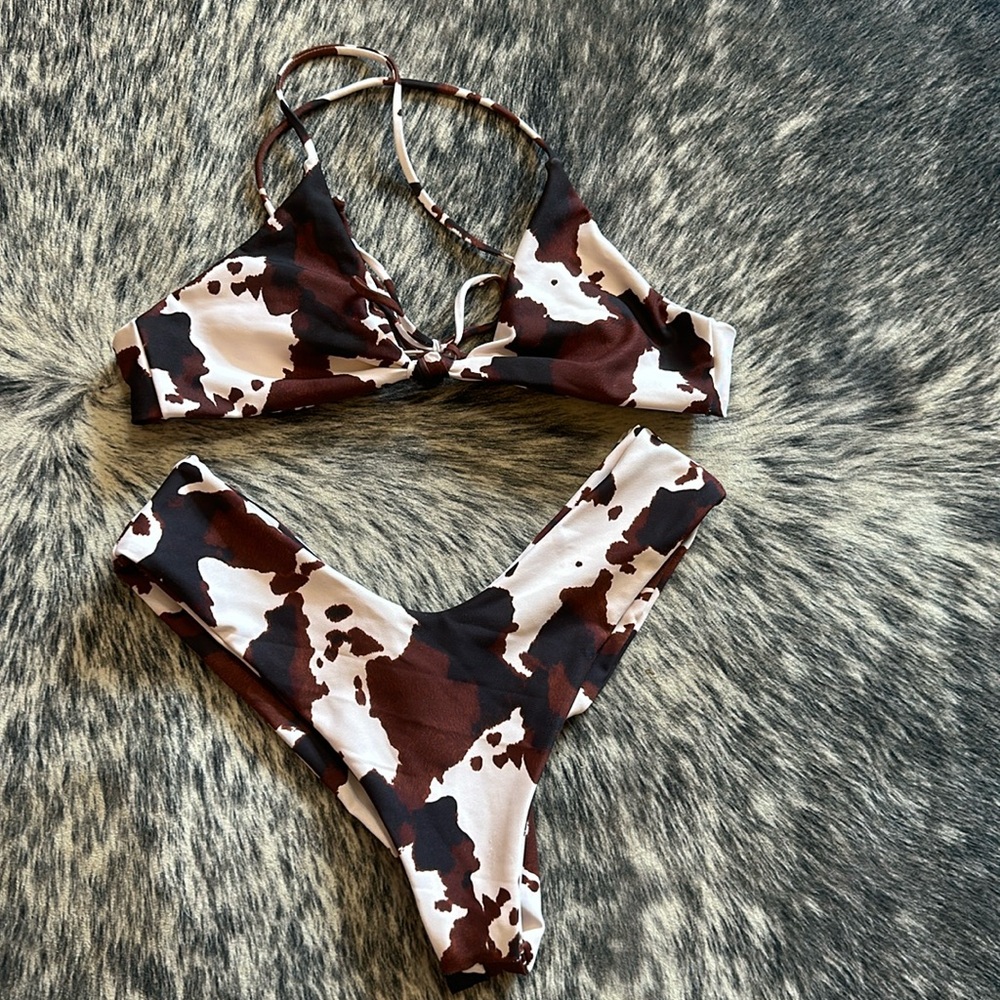 Skatie size medium cow print set
